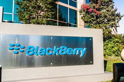 BlackBerry Stock Looks Strong at a 5-Year High with Double-Digit Growth in Revenue and Earnings Ahead